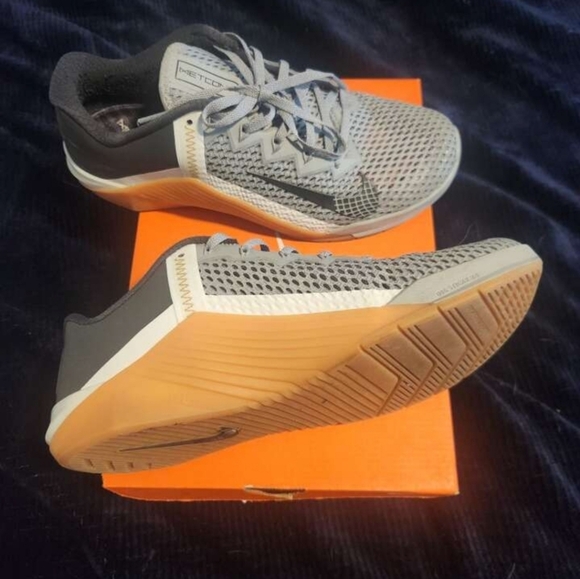 Nike Metcon 6 grey & gum size 11 - Picture 2 of 5